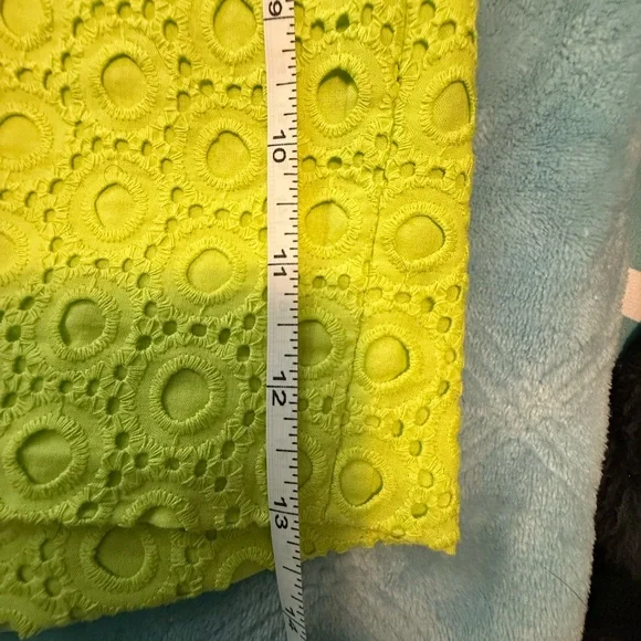 Crown & Ivy Lime Eyelet Shorts - Picture 5 of 6